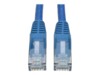 Eaton Tripp Lite Series Cat6 Gigabit Snagless Molded (UTP) Ethernet Cable (RJ45 M/M), PoE, Blue, 2 ft. (0.61 m) CAT 6 Ikke afskærmet parsnoet (UTP) 61cm Patchkabel Blå
